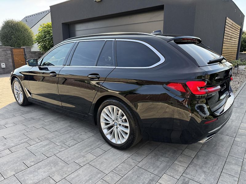 BMW Řada 5 (2023) 520xd, Luxury Line, Panorama - fotka 7 z 48