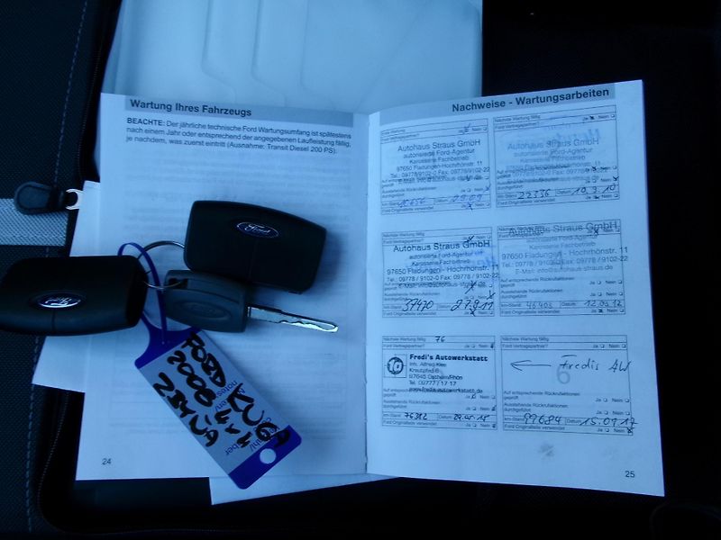 Ford Kuga 2,0TDCI AUTOKLIMA 4x4 TAŽNÉ - fotka 28 z 30