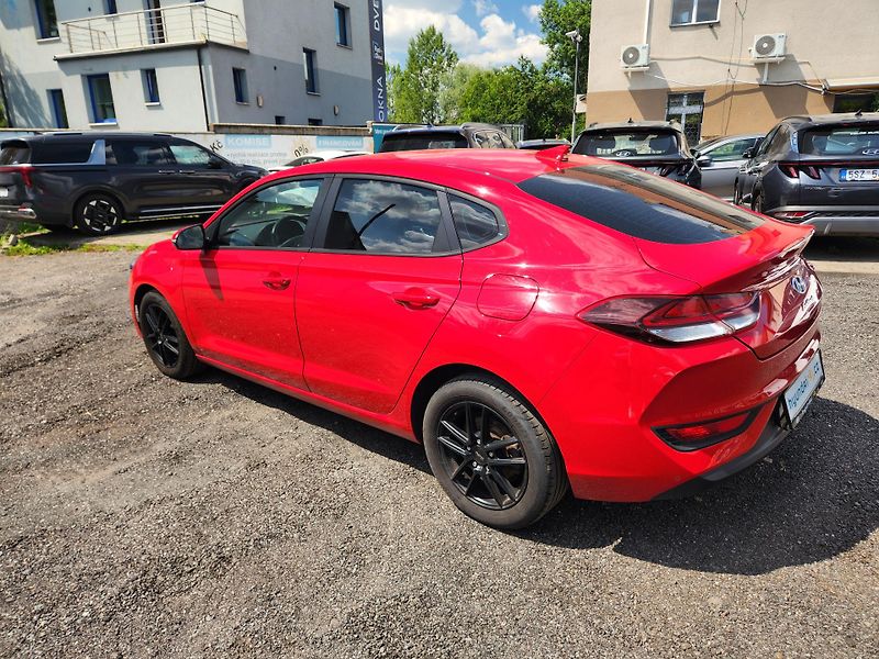 Hyundai i30 1.0-1.MAJITEL-AUTOMAT-KAMERA - fotka 8 z 12