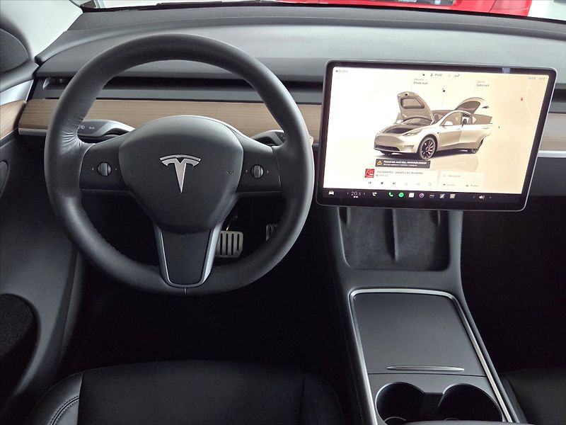 Tesla Model Y Performance 393kW Tov.Zár. 1.m - fotka 15 z 19