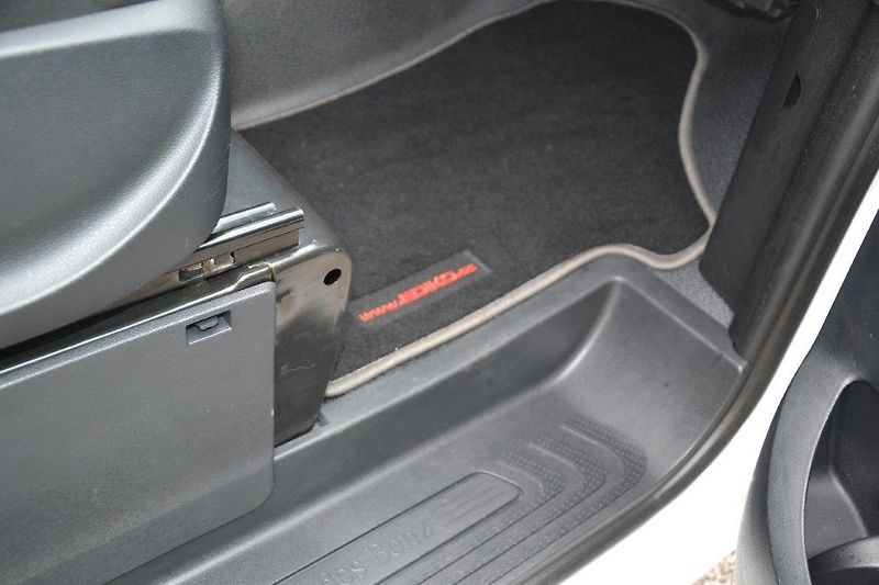 Mercedes-Benz Vito 4x4  7G automat 8-míst - fotka 17 z 29