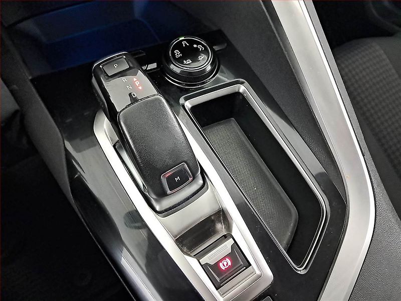 Peugeot 3008 (2019) 1.5 BlueHDi, Automat - fotka 13 z 18