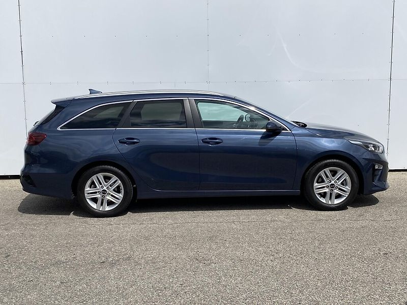 Kia Ceed 1,5 T-GDi 117,5 kW TOP - fotka 3 z 24