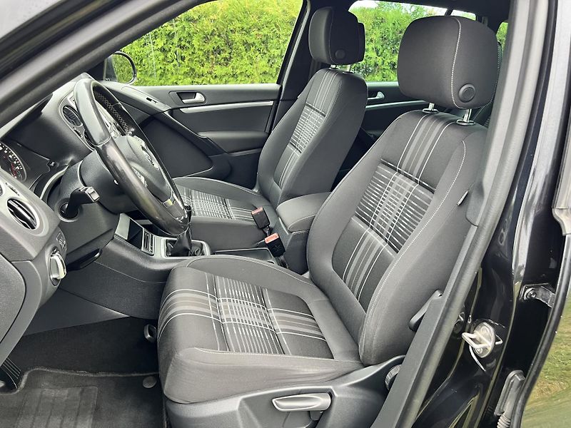 Volkswagen Tiguan 2.0TDI 103KW,4x4,SPORT,LOUNGE - fotka 15 z 49