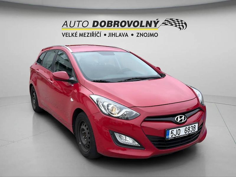Hyundai i30 Hyudai 1.6i  MT6 (88kW/120k)/6 - fotka 11 z 24