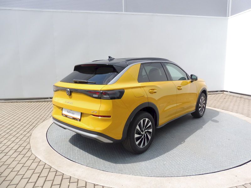 Volkswagen T-Roc (2026) Life 1,5 eTSI 85 kW DSG - fotka 2 z 27