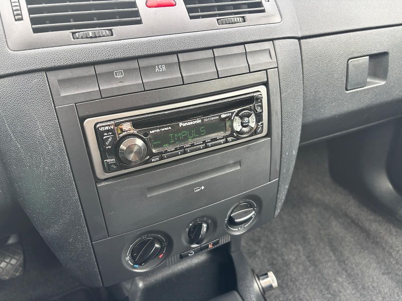 Škoda Fabia 1.2 HTP / 47 kW - fotka 18 z 24