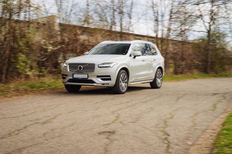 Volvo XC90 (2019) B5 AWD - fotka 27 z 28