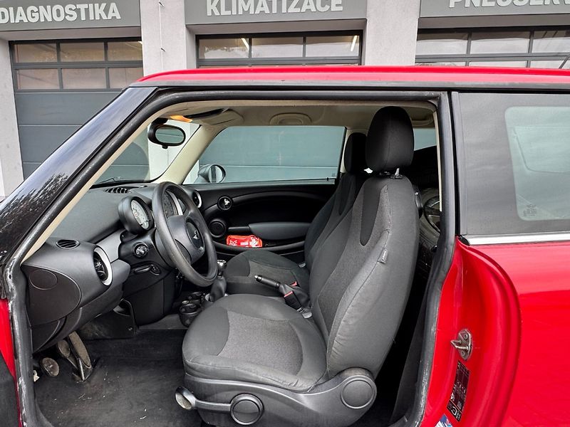 Mini One (2011) 1.6 16V - fotka 9 z 25