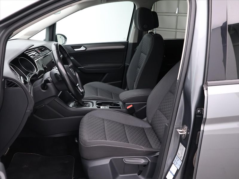 Volkswagen Touran 1,4 TSI 110kW DSG Join 7-Míst - fotka 12 z 35