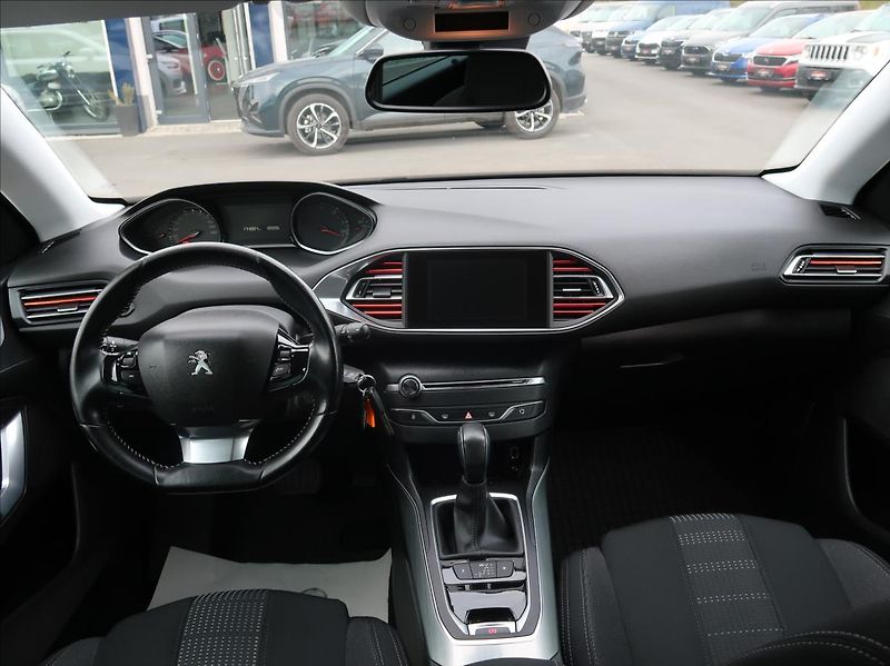 Peugeot 308 2,0 BHDi,110kW,BusinessLine - fotka 17 z 24