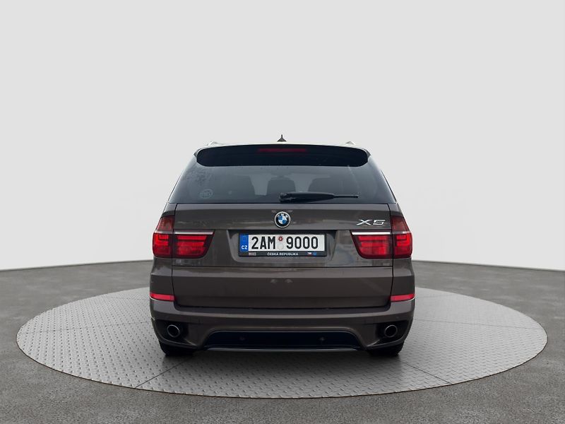 BMW X5 (2010) - fotka 6 z 28