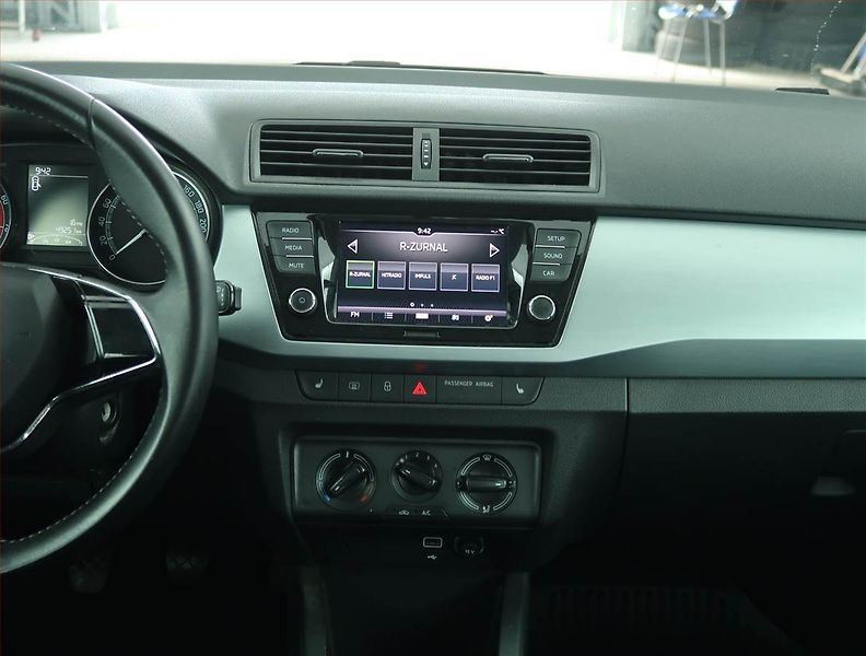 Škoda Fabia (2021) Ambition Plus 1.0 TSI, ČR - fotka 12 z 15
