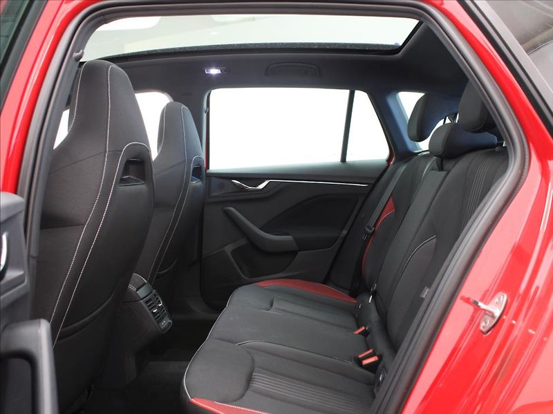 Škoda Kamiq 1,0 TSi DSG Monte C. 5L-Zár.ČR - fotka 7 z 28