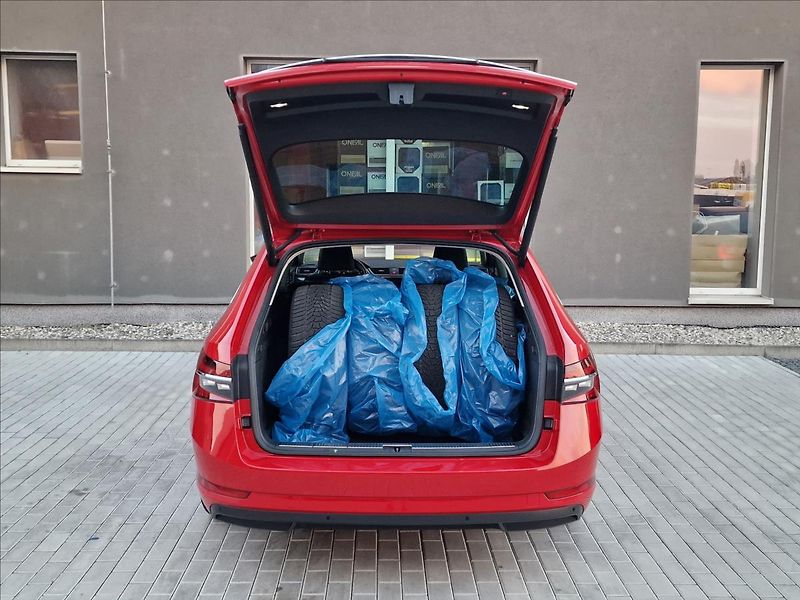 Škoda Superb 2.0 TDI 110kW Style,ČR,1.Maj. - fotka 40 z 50