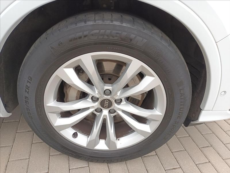 Audi Q7 3,0 55 TFSI S-LINE 250 kW,ČR, - fotka 29 z 42