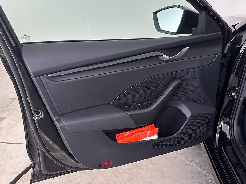 Škoda Octavia Selection - fotka 13 z 29