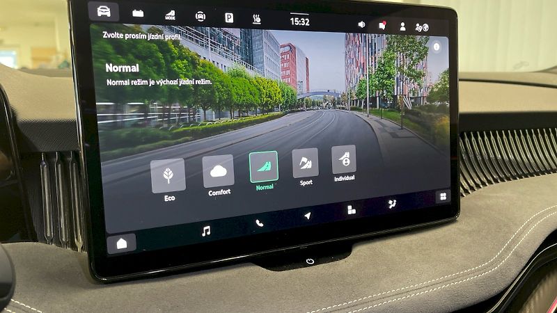 Škoda Superb (2025) Combi iV SPORTLINE 1.5 TSI 150 - fotka 28 z 35