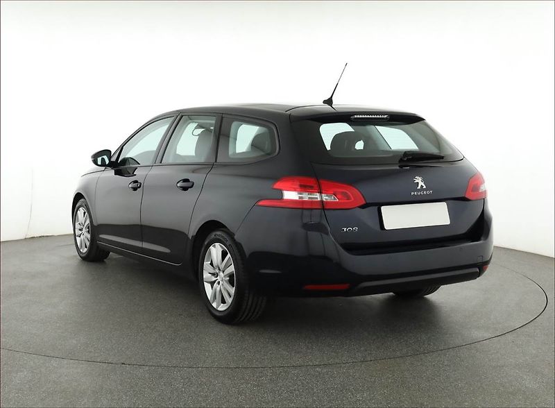 Peugeot 308 (2020) Active 1.5 BlueHDi, ČR,1.maj - fotka 4 z 17