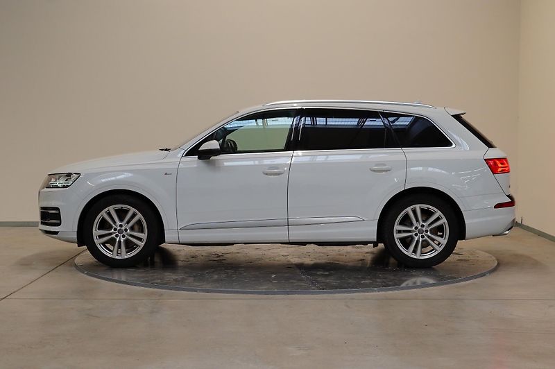 Audi Q7 - fotka 3 z 30