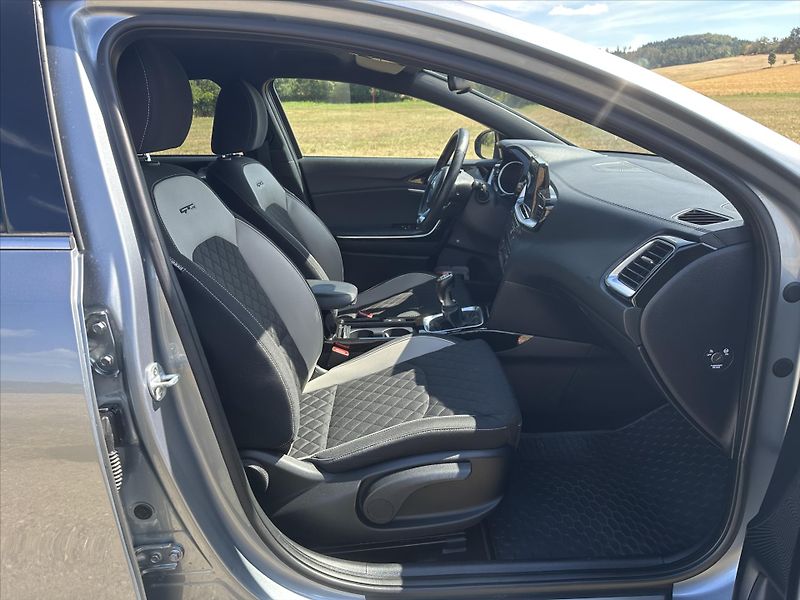 Kia ProCeed 1,4 T-GDI 103kW GT-Line CZ - fotka 13 z 37