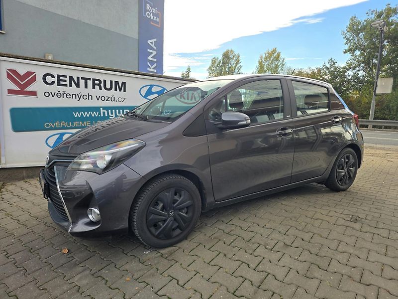 Toyota Yaris 1.3-KAMERA-VYHŘÍV.SED.-ISOFIX - fotografie inzerátu