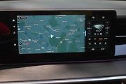 Multimediální systém neumí bez drátu připojení Android Auto.