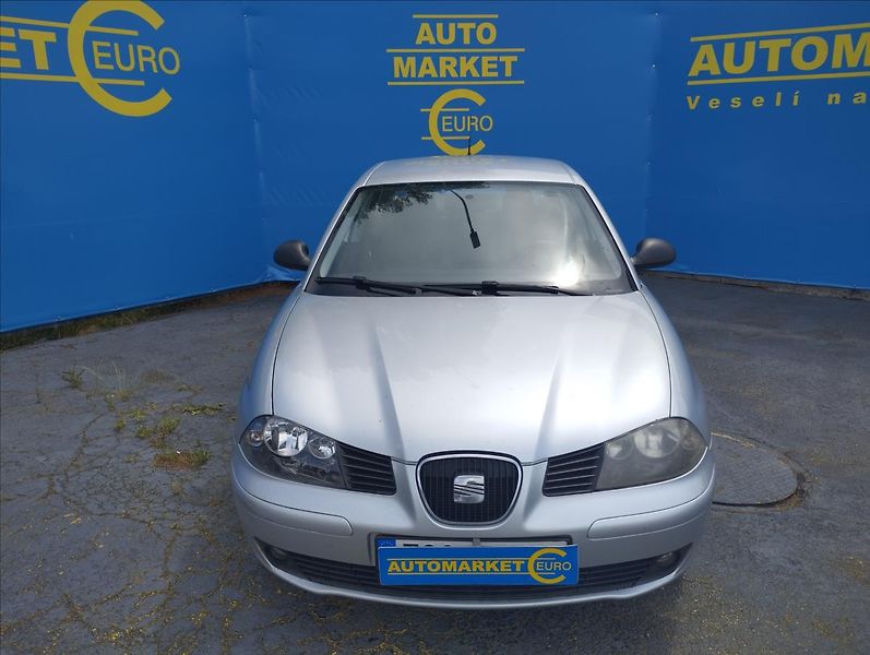 Seat Cordoba 1,4 63KW - fotka 2 z 15