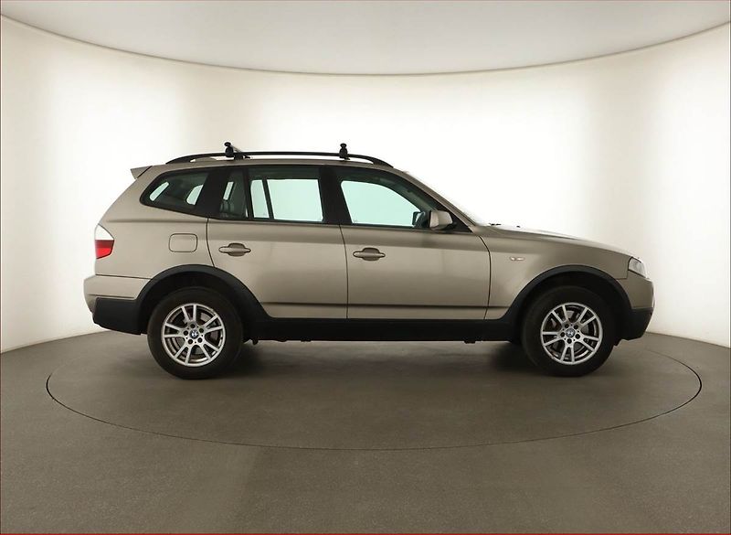 BMW X3 (2009) xDrive20d, 4X4, Automat - fotka 6 z 14
