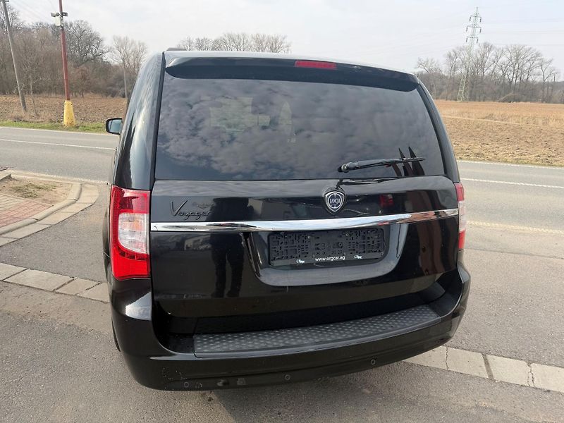 Lancia Voyager (2012) Town Coutntry 3,6 DVD Limited - fotka 5 z 20