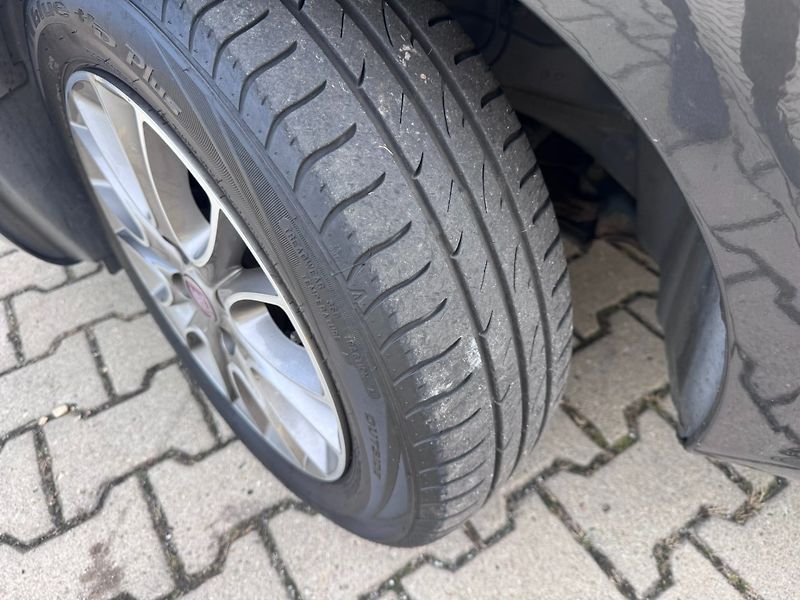 Fiat Punto (2011) 1,2i 51 KW PRVNÍ MAJITEL - fotka 2 z 42