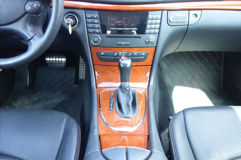 Mercedes-Benz Třídy E 280CDi,ČR,SERV.KN.,4MATIC. - fotka 22 z 48