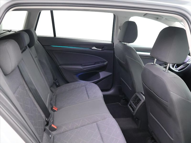 Volkswagen Golf 1,5 TSI 96kW CZ Life 1.Maj DPH - fotka 12 z 29