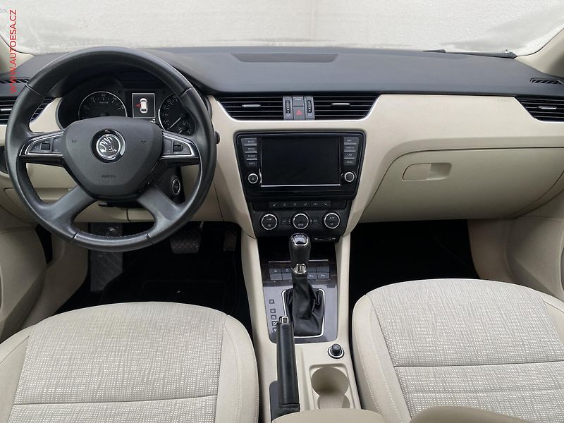 Škoda Octavia (2014) 1.4 TSi, Elegance, DSG, panor - fotka 8 z 18