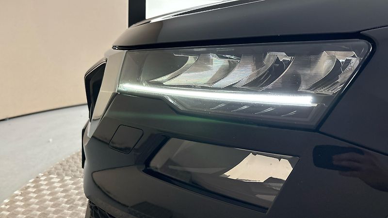 Škoda Karoq 2.0 TDI DSG Style - fotka 18 z 28