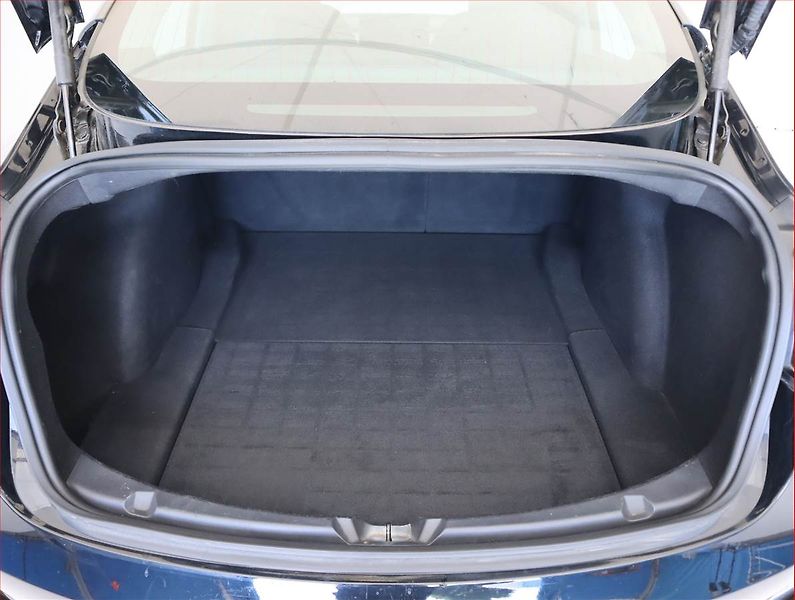 Tesla Model 3 (2019) Std Range Plus 52kWh, SoH 80% - fotka 14 z 25