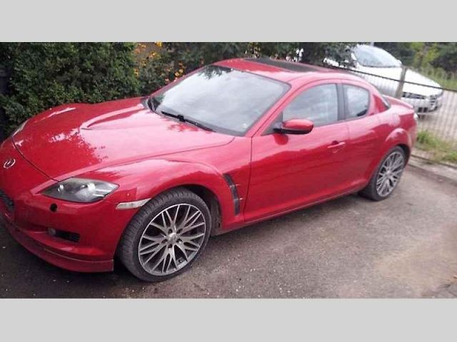 Mazda RX-8 s motorem z Renaultu.