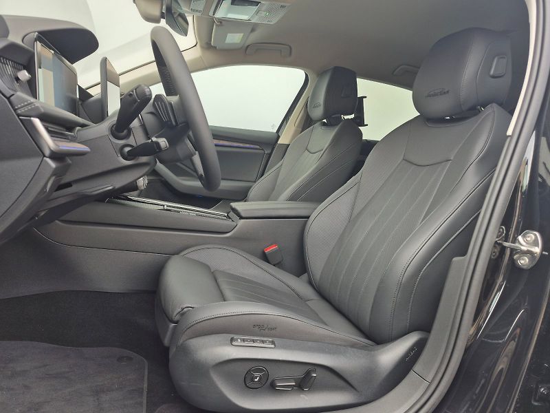 Škoda Superb (2025) Laurin & Klement 2.0 TDI 142kW - fotka 10 z 33