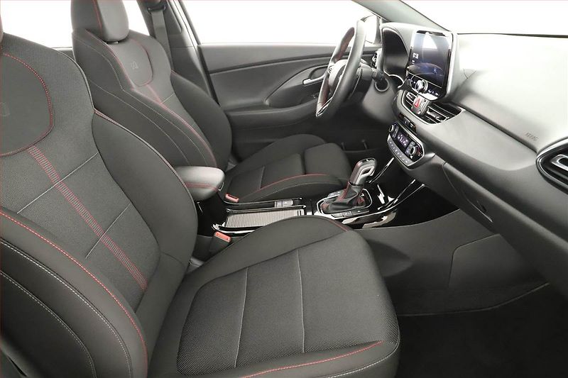 Hyundai i30 (2025) 1.5 T-GDI MHEV 48V, N-LINE - fotka 7 z 16
