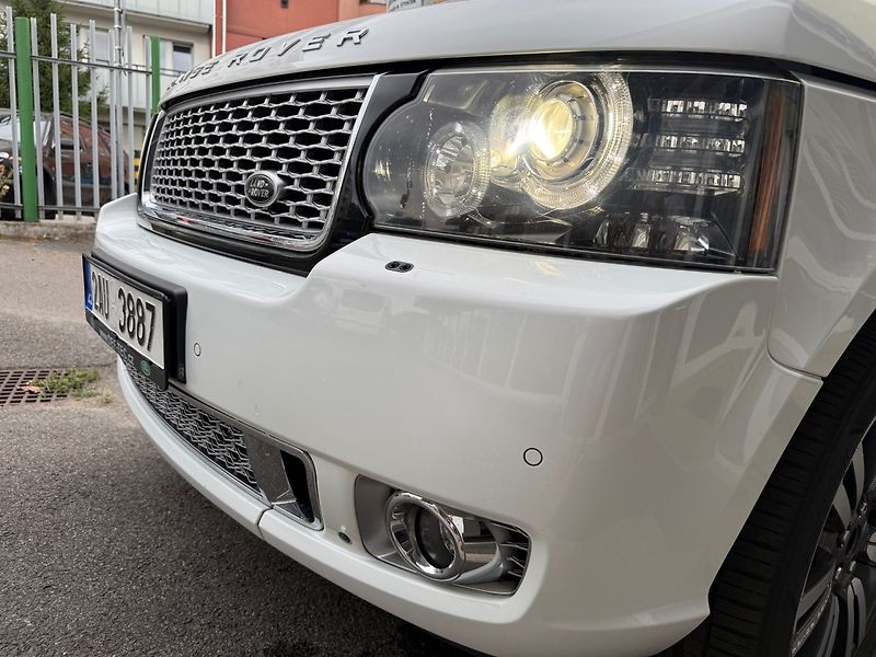 Land Rover Range Rover (2012) 4.4 TDV8 Vogue - fotka 25 z 27