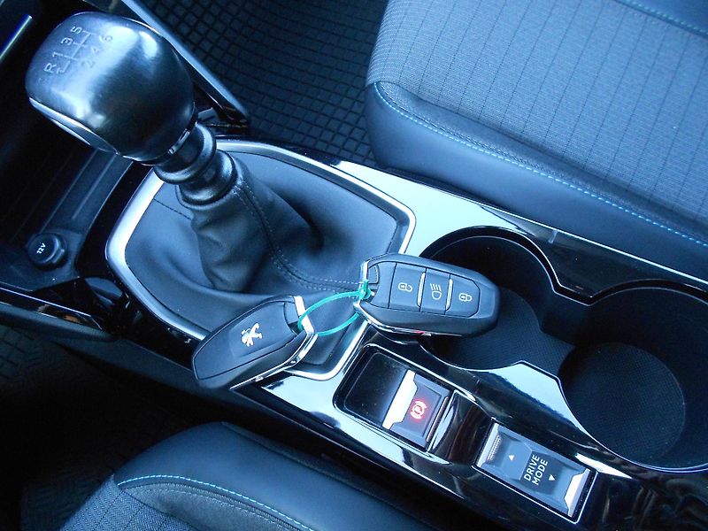 Peugeot 208 1,5HDi Allure ČR 1.maj DPH - fotka 11 z 11