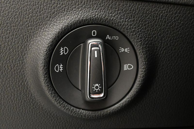 Škoda Superb 2,0 TDI 110 kW DSG Style Záruk - fotka 26 z 31