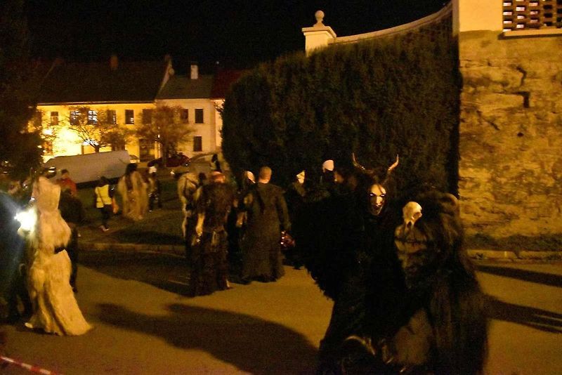 Krampusové a ďábelská vozidla