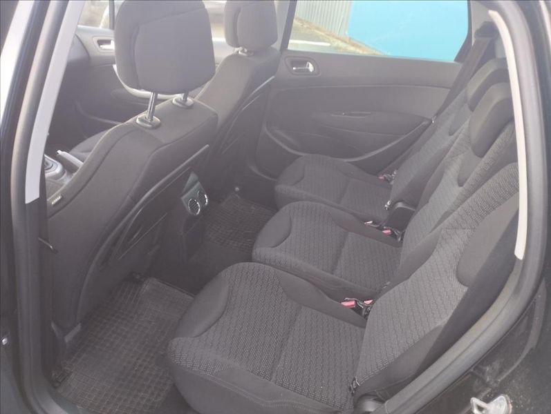 Peugeot 308 1,6 HDi 80KW SW - fotka 9 z 18