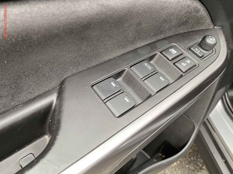 Suzuki Vitara (2019) 1.4BoosterJet 4x4, ČR, AC - fotka 13 z 19