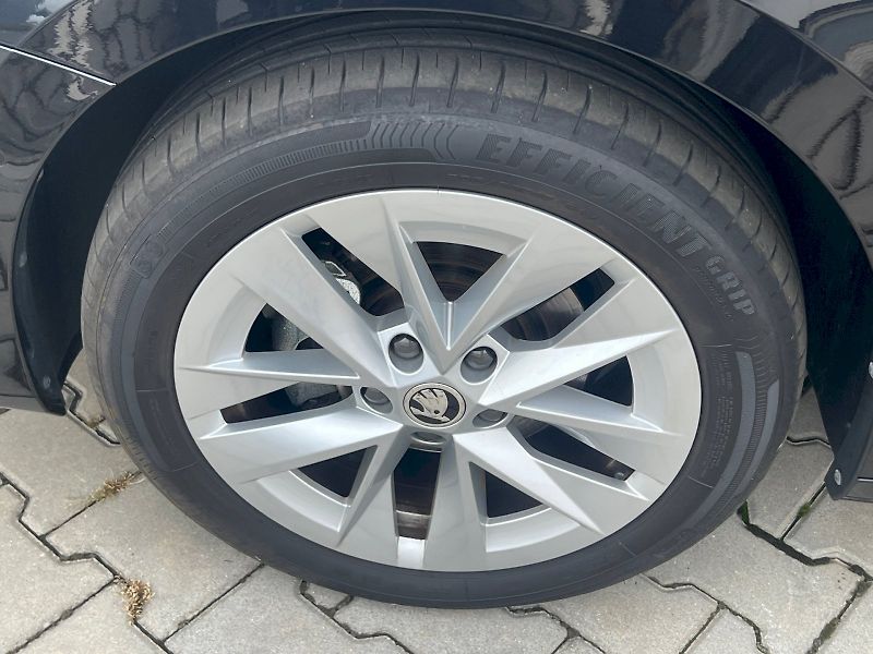 Škoda Octavia (2024) Style 1.5 TSI 110 kW 6°manuáln - fotka 11 z 34