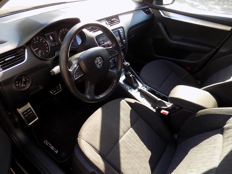 Škoda Octavia (2013) 2.0 TDi DSG - fotka 9 z 13