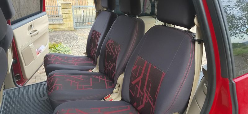 Seat Alhambra (2009) - fotka 17 z 24
