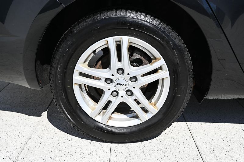 Škoda Octavia 1.6TDI 77KW Ambition rezervace - fotka 12 z 49
