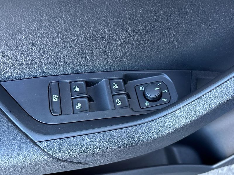 Škoda Karoq DSG Sportline - fotka 21 z 30
